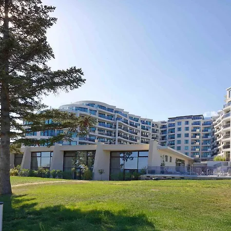 公寓 Skyline - Sea View, Pools, Spa&free Parking 瓦爾納